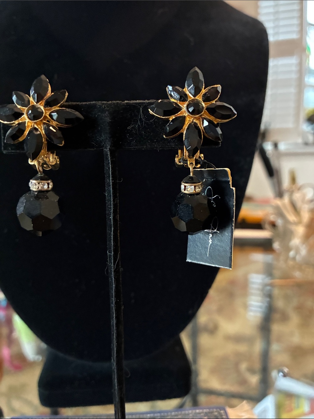 Oscar de la Renta Black and Gold Floral Clip-On Drop Earrings